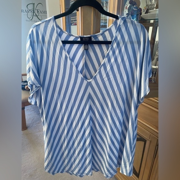 Jones New York Tops - CUTE JONES NY SIGNATURE 2X V-NECK CHEVRON STRIPE TOP